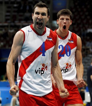 Sérvia x Polônia - Liga Mundial de vôlei (Foto: Reuters)