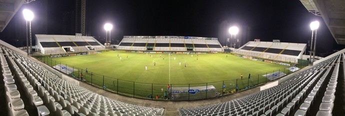 ABC x Paraná panorâmica (Foto: Augusto Gomes/GloboEsporte.com)