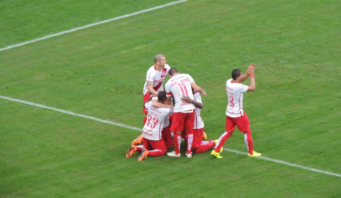 Joinville x Inter gol de Réver (Foto: João Lucas Cardoso)