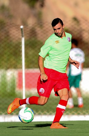 Gastón Filgueira Náutico (Foto: Aldo Carneiro / Pernambuco Press)