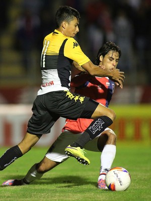 Paraná Criciúma (Foto: Giuliano Gomes/Agência PRPRESS)