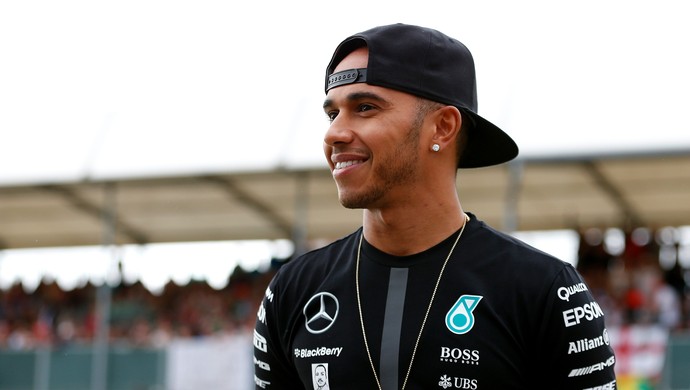 Lewis Hamilton visitou o circuito de Silverstone nesta quinta-feira (Foto: Getty Images)