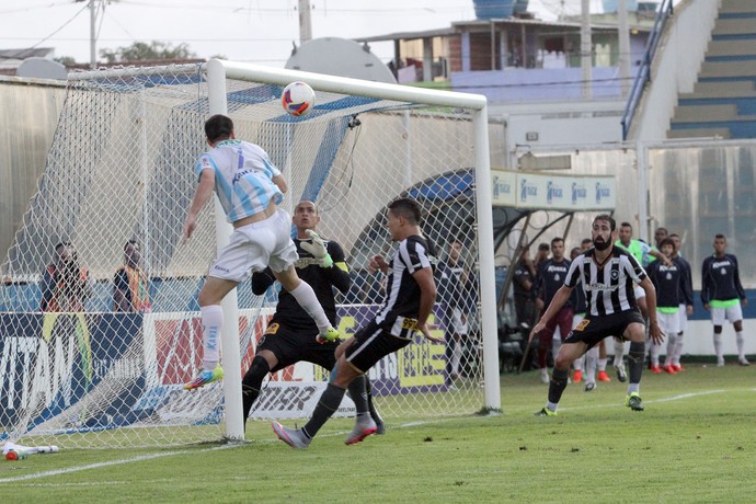 Moacyrzão Macaé Botafogo (Foto: Tiago Ferreira / Macaé Esporte Futebol Clube)