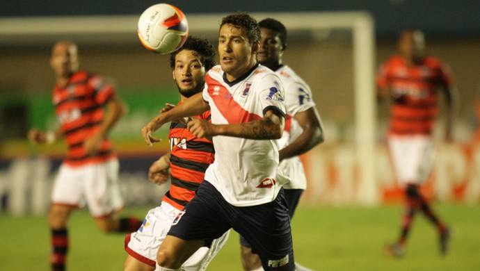 Atlético-GO x Paraná - Série B 2015 (Foto: Cristiano Borges / O Popular)