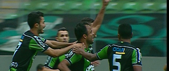 Mancini comemora gol do América-MG (Foto: Reprodução / Premiere)