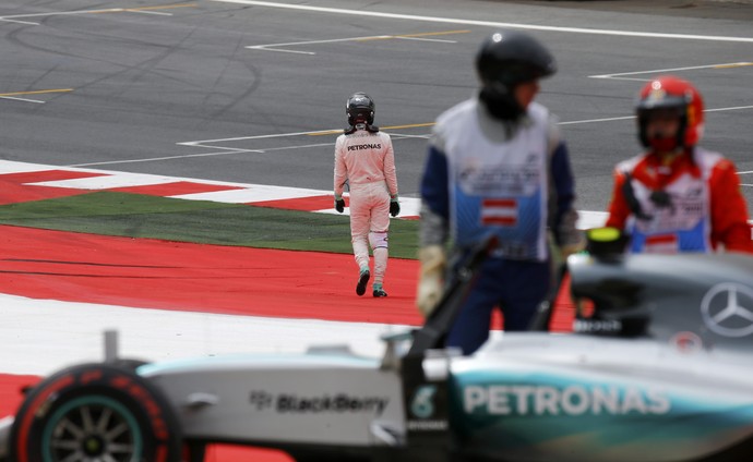 Rosberg roda no treino classificatório para GP da Áustria (Foto: REUTERS/Leonhard Foeger)