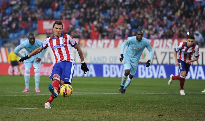 Mandzukic Atlético de Madrid x Granada (Foto: Getty Images)