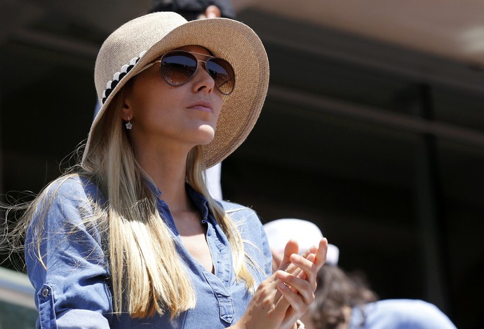 Jelena Djokovic acompanha o jogo do marido em Roland Garros (Foto: REUTERS/Pascal Rossignol)