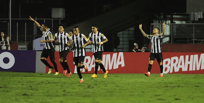 São Paulo x Santos Comemoração (Foto: Marcos Ribolli)