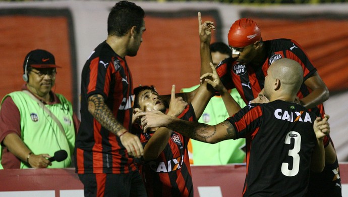 Vitória x Criciúma comemoração (Foto: Lúcio Távora/Ag. A Tarde/Futura Press)