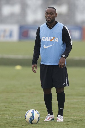 Vagner Love no treino do Corinthians (Foto: Daniel Augusto Jr/Ag. Corinthians)