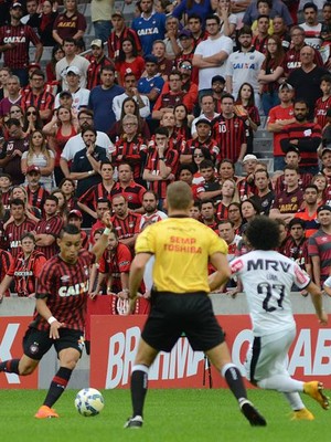 Torcida do Atlético-PR na Arena da Baixada (Foto: Site oficial do Atlético-PR/Marco Oliveira)