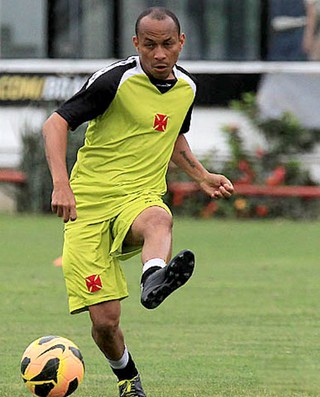 Francismar no treino do Vasco (Foto: Marcelo Sadio / Site Oficial do Vasco)