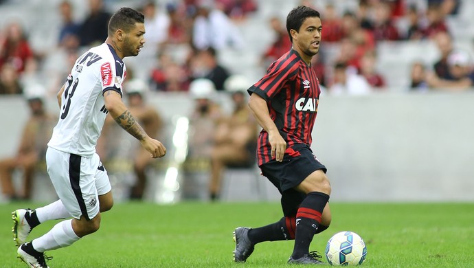 felipe atlético-pr x atletico-mg brasileiro (Foto: Giuliano Gomes/PR Press)