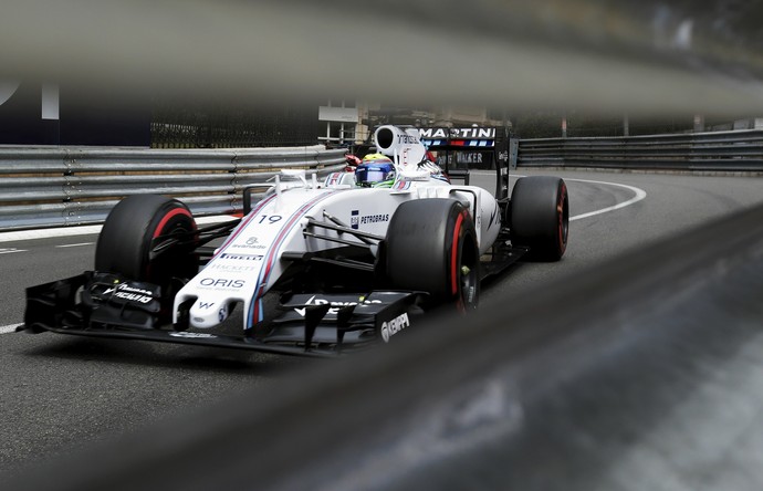 Felipe Massa em ação no treino classificatório para o GP de Mônaco (Foto: Reuters)