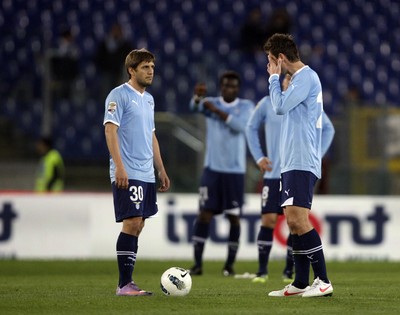 Emiliano Alfaro, em ação pela Lazio (Foto: AP)