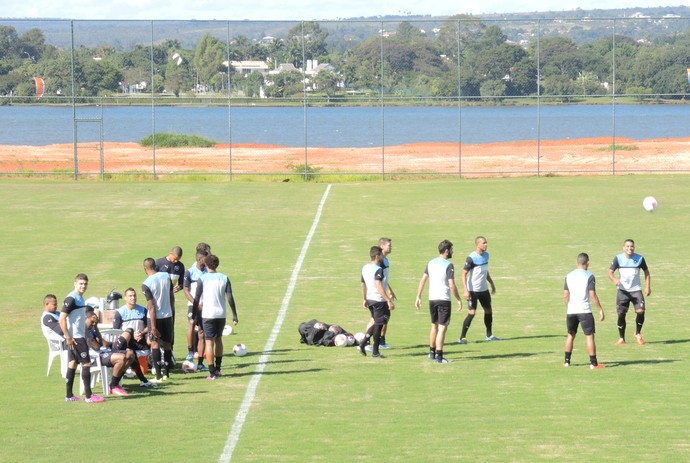 Treino Botafogo em Brasília (Foto: Marcelo Baltar)