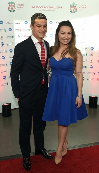 Philippe Coutinho esposa Aine Liverpool premiação (Foto: AFP)