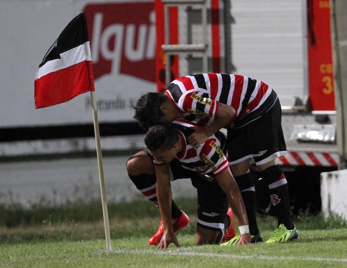 Santa Cruz x Paraná comemoração Nathan (Foto: Aldo Carneiro/Pernambuco Press)