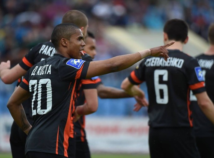 Douglas Costa - Shakhtar x Zakarpattia (Foto: Reprodução / Facebook)