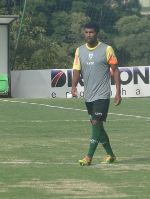 Volante Thiago Santos em ação pelo América-MG (Foto: Lucas Borges)