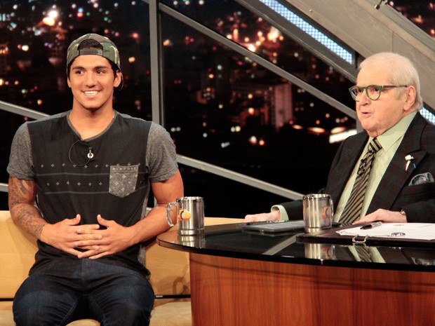 Gabriel Medina participa da gravação do Programa do Jô (Foto: Marcos Mazini/Gshow)