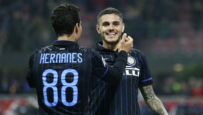 Hernanes e Icardi comemoração, Inter de Milão x Roma (Foto: Agência AP)