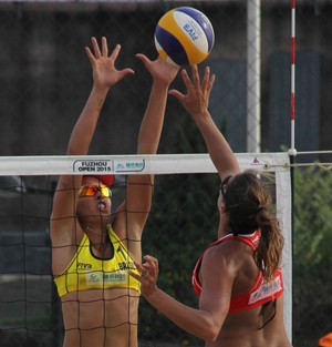 Carol Horta e Lili - vôlei de praia (Foto: Divulgação/FIVB)