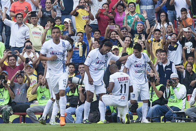 Ronaldinho América Querétaro Azteca (Foto: Christian Palma / AP)