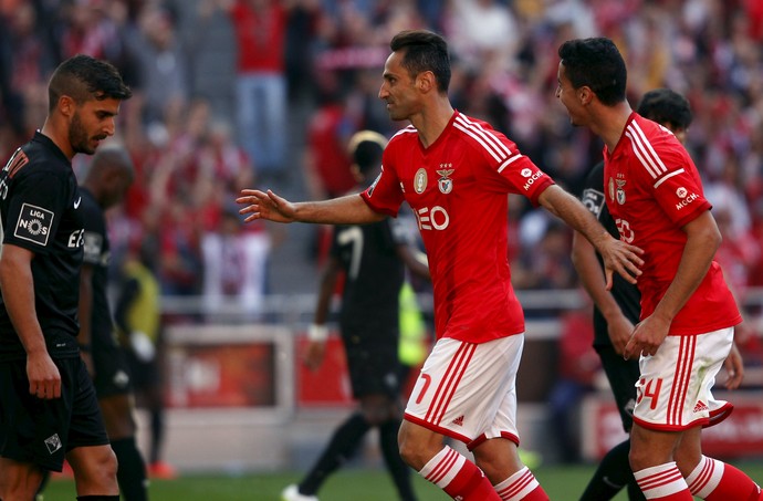 Jonas gol Benfica x Acadêmica (Foto: REUTERS/Hugo Correia)