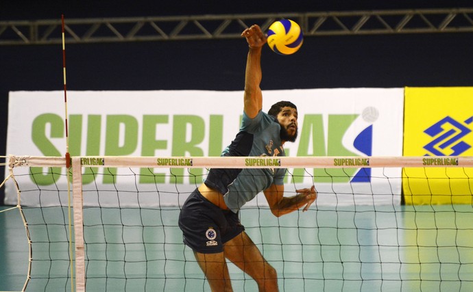 Wallace Cruzeiro vôlei (Foto: Alexandre Arruda / Divulgação CBV)