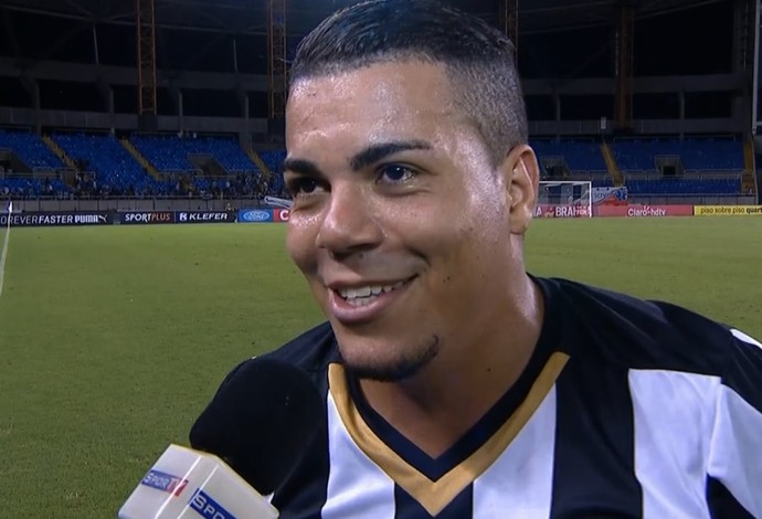 Thiago Carleto, lateral do Botafogo após vitória sobre o Macaé (Foto: Reprodução SporTV)