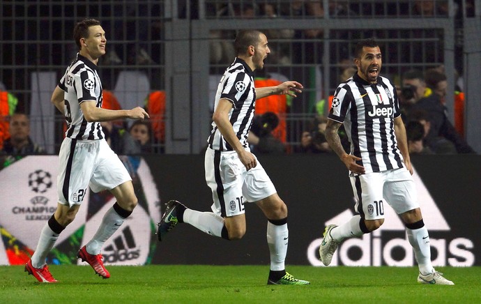 tevez comemora gol da Juventus contra o Borussia Dortmund (Foto: Agência Reutes)