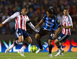 Ronaldinho, Querétaro x Chivas Guadalajara mexicano (Foto: Divulgação / ligamx.net)