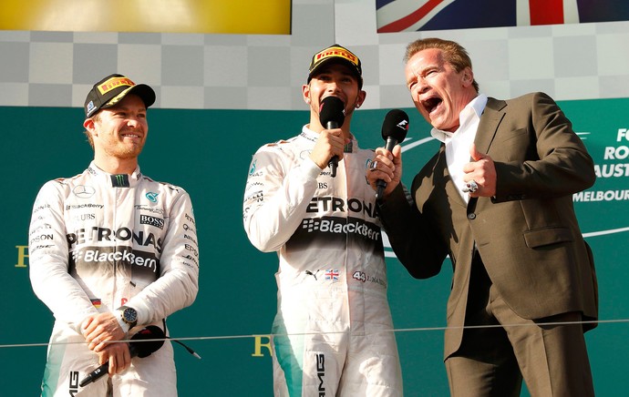 Arnold Schwarzenegger, Hamilton e Rosberg, GP da Austrália de F1 (Foto: Reuters)