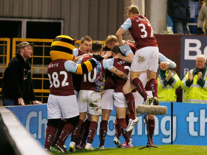 boyd manchester city x Burnley  (Foto: Reuters)