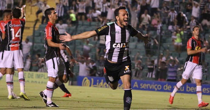 Yago Figueirense x Joinville (Foto: Luiz Henrique/Figueirense)