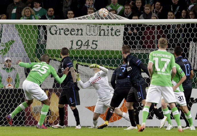 Naldo Wolfsburg x Inter (Foto: AP)