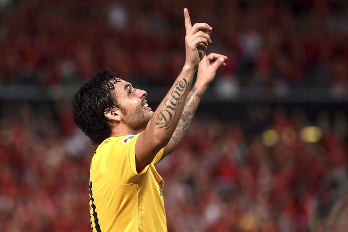 Ricardo Goulart comemora gol do Guangzhou (Foto: Agência EFE)