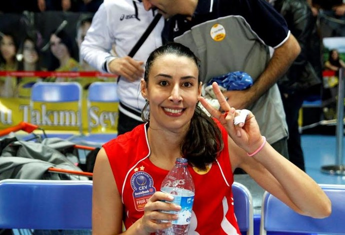 Sheilla em ação pelo Vakifbank Istambul (Foto: Divulgação)