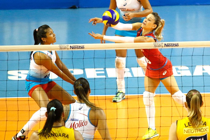 Camila Brait, Osasco X Praia Clube - Superliga de Vôlei (Foto: Gabriel Inamine / Fotojump)