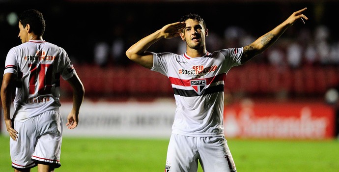 Pato, gol São Paulo x Danubio (Foto: Marcos Ribolli)