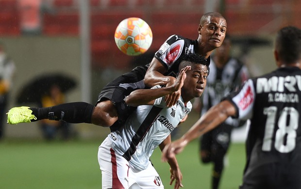 Atlético-MG x Atlas - lance de jogo (Foto: AP)