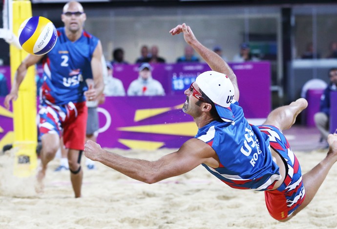 jogador de vôlei Phil Dalhausser, EUA e Japão (Foto: Agência AP)