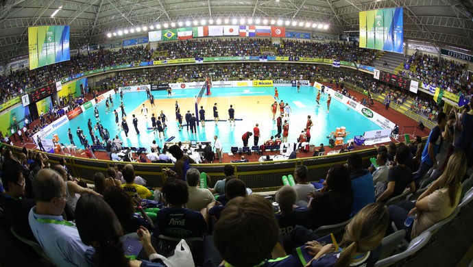 Torcida do Cruzeiro lotou ginásio em Betim (Foto: Divulgação/FIVB)