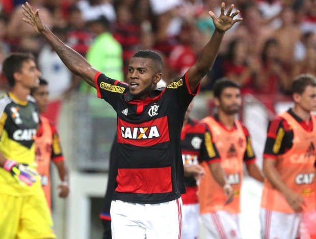 Marcelo Cirino comemora gol do Flamengo contra o Boavista (Foto: Márcio Alves / Agência O globo)