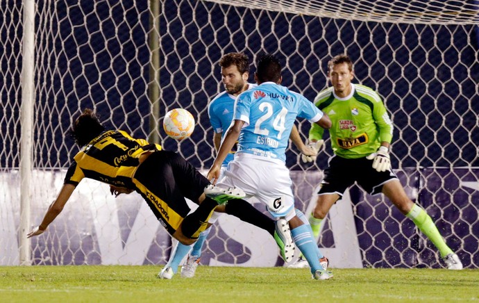 Federico Santander gol Guarani (Foto: Reuters)