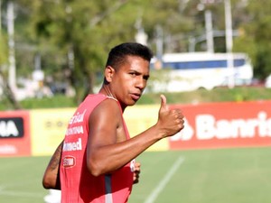 Nicolas Freitas já treina com o Inter (Foto: Diego Guichard/GloboEsporte.com)