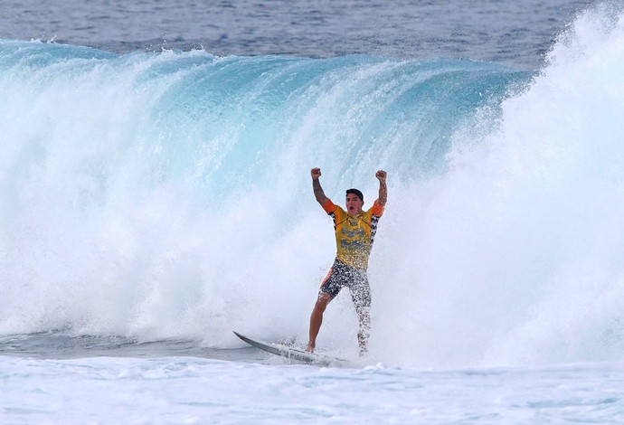 Gabriel Medina, Surfe, Pipeline (Foto: Márcio Fernandes / Ag. Estado)