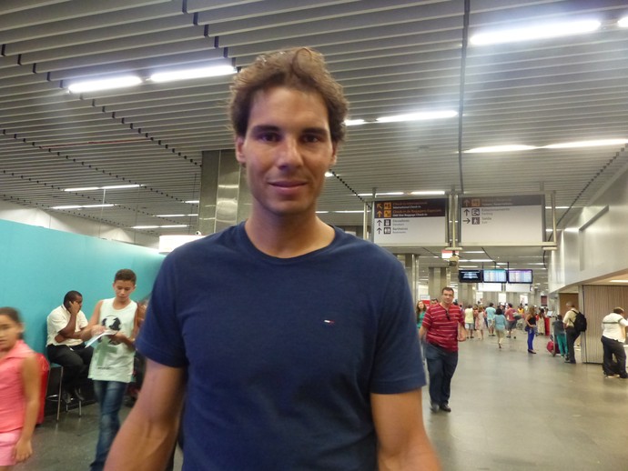 Nadal chega ao aeroporto internacional do Rio de Janeiro (Foto: Carol Fontes)